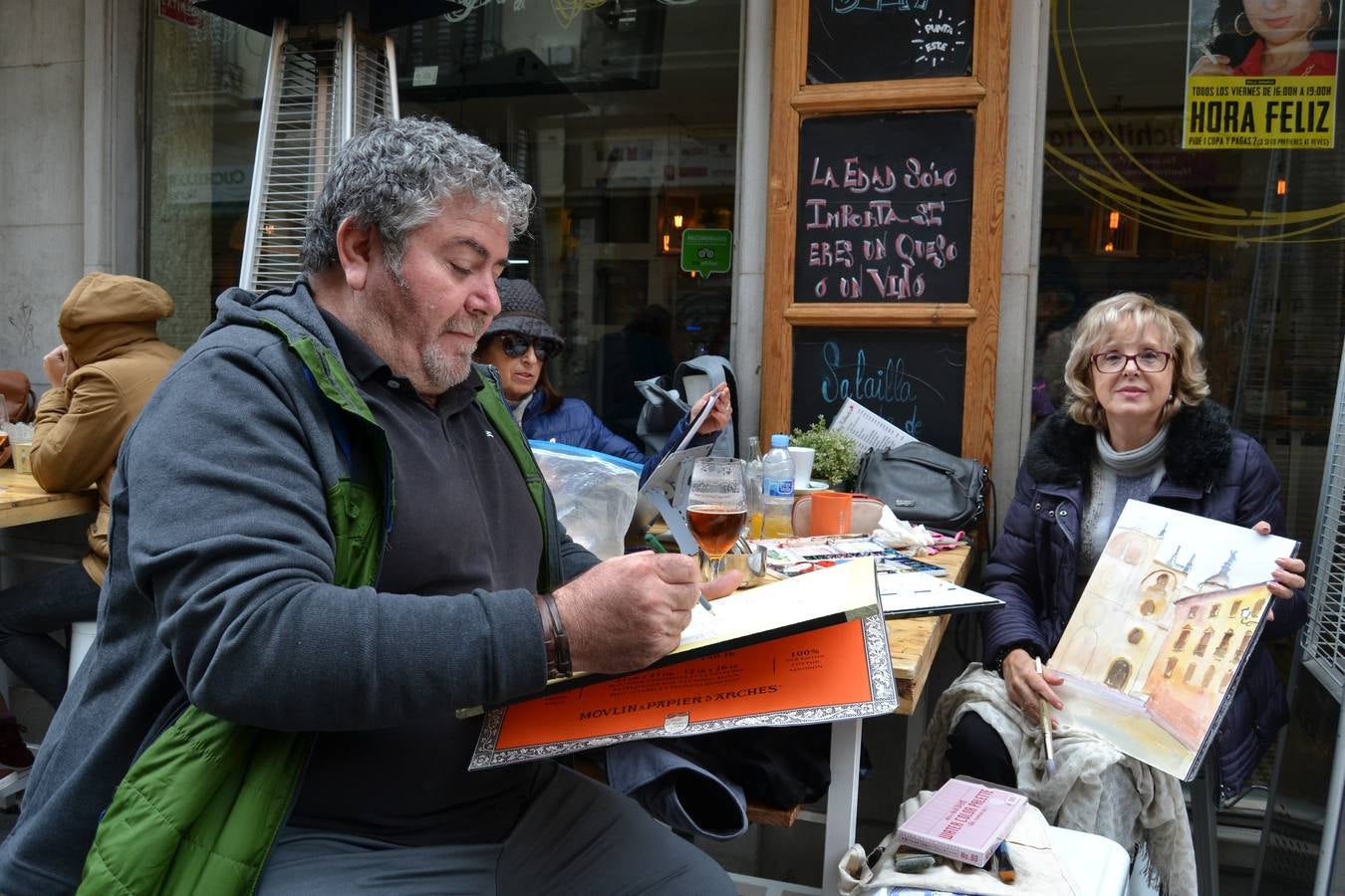 Un centenar de pintores de Andalucía Oriental celebraron el domingo, 25 de noviembre, el Día Mundial de la Acuarela, en el entorno de la Catedral de Granada