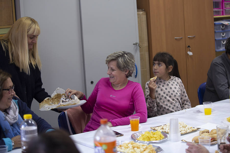Los Álamos, Huerta Carrasco, Cuertel de Simancas, Santa Adela y La Garnatilla cuentan con estos talleres en los que los usuarios realizan actividades como costura, actividad física, bailes y se organizan excursiones