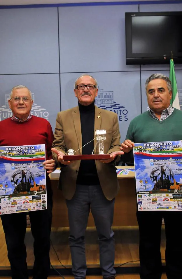 Club Baloncesto Linares y ayuntamiento organizan esta edición tan especial del trofeo. 