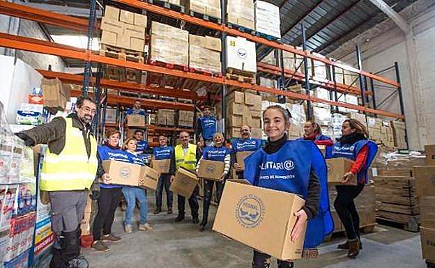 Más de 3.000 voluntarios y 450 tiendas participan en la Gran Recogida de alimentos