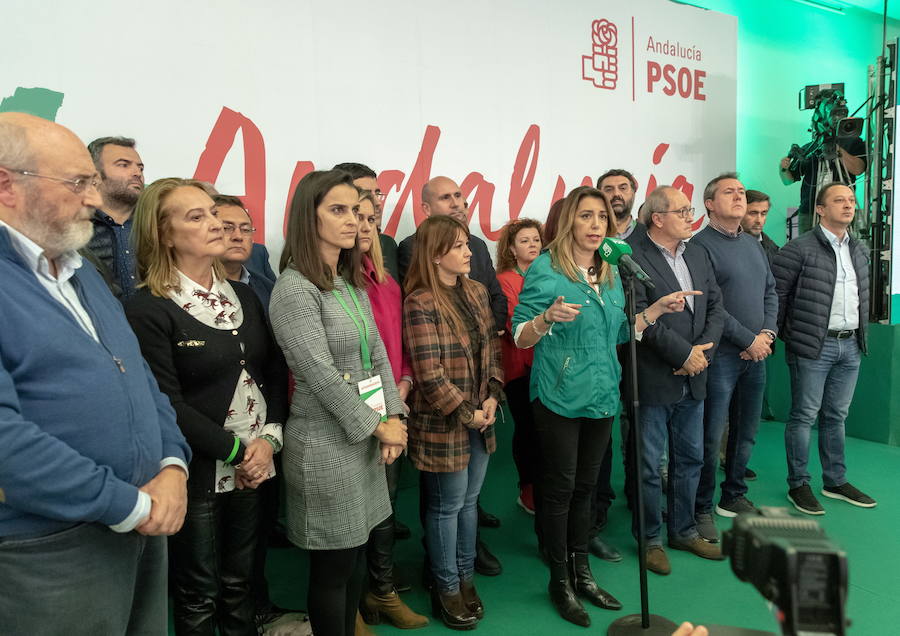 Susana Díaz, candidata a la reelección por el Partido Socialista, se dirige a los militantes tras conocer el mal resultado en los comicios autonómicos a pesar de seguir siendo el partido más votado.