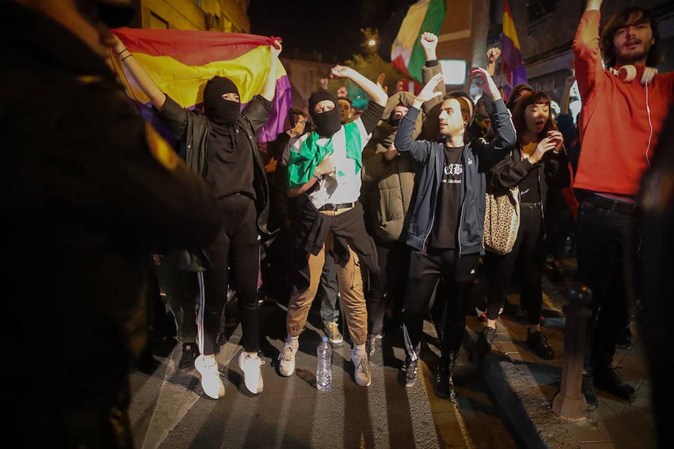 La concentración, convocada a las 18.00 horas, ha derivado en una manifestación que ha obligado a cortar calles del centro.