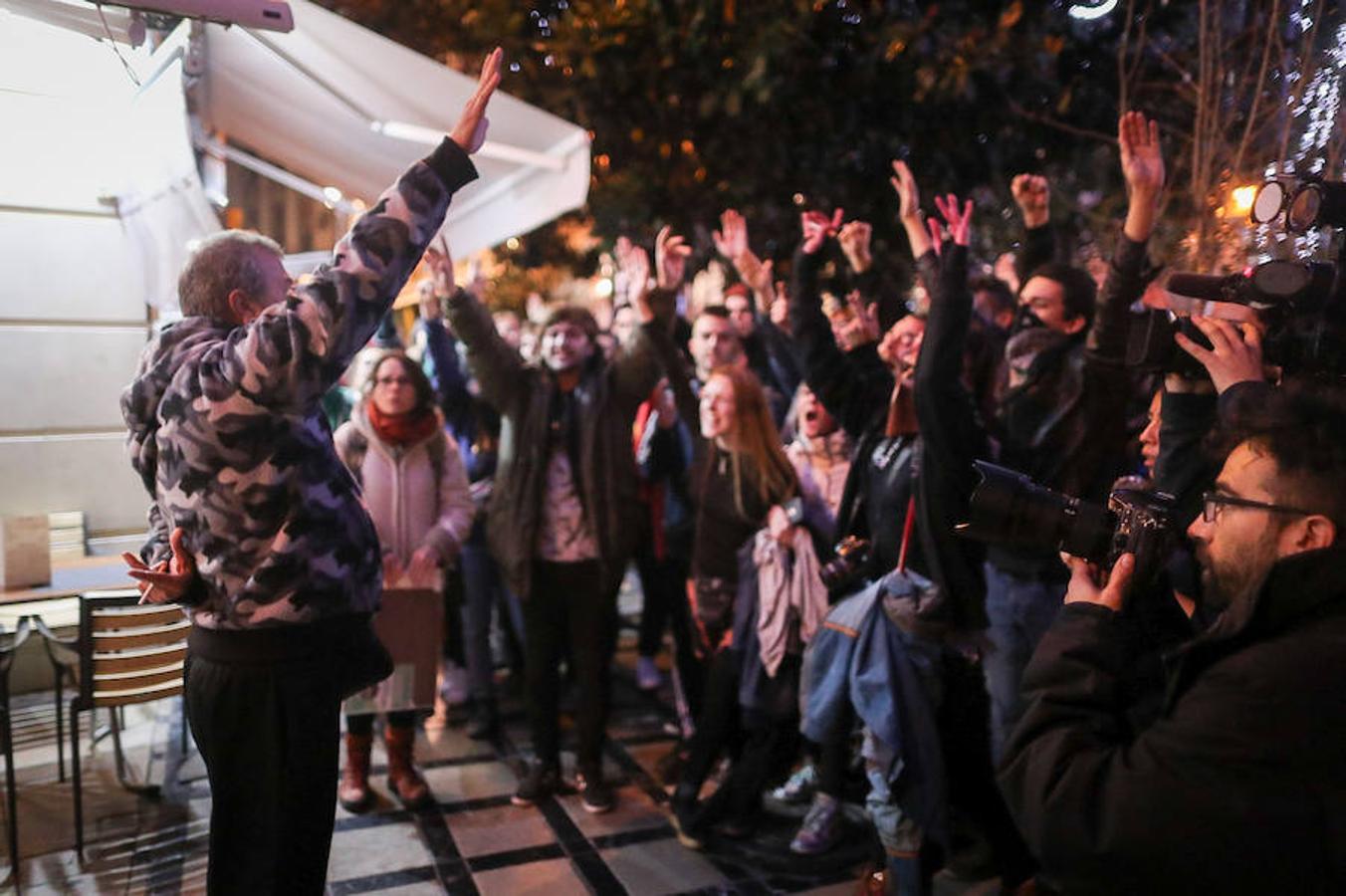 La concentración, convocada a las 18.00 horas, ha derivado en una manifestación que ha obligado a cortar calles del centro.