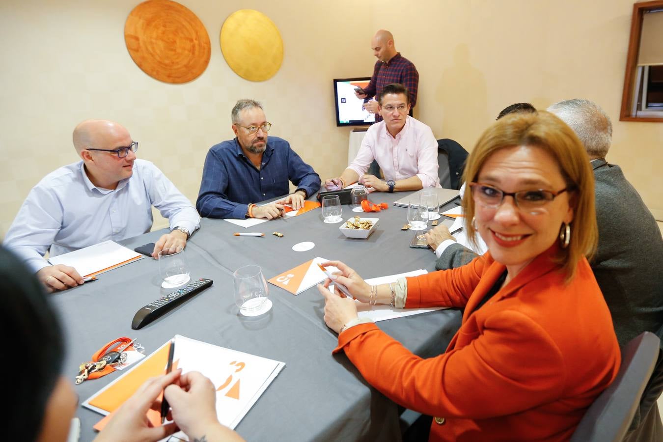 Repaso en instantáneas de una jornada intensa de elecciones en Granada