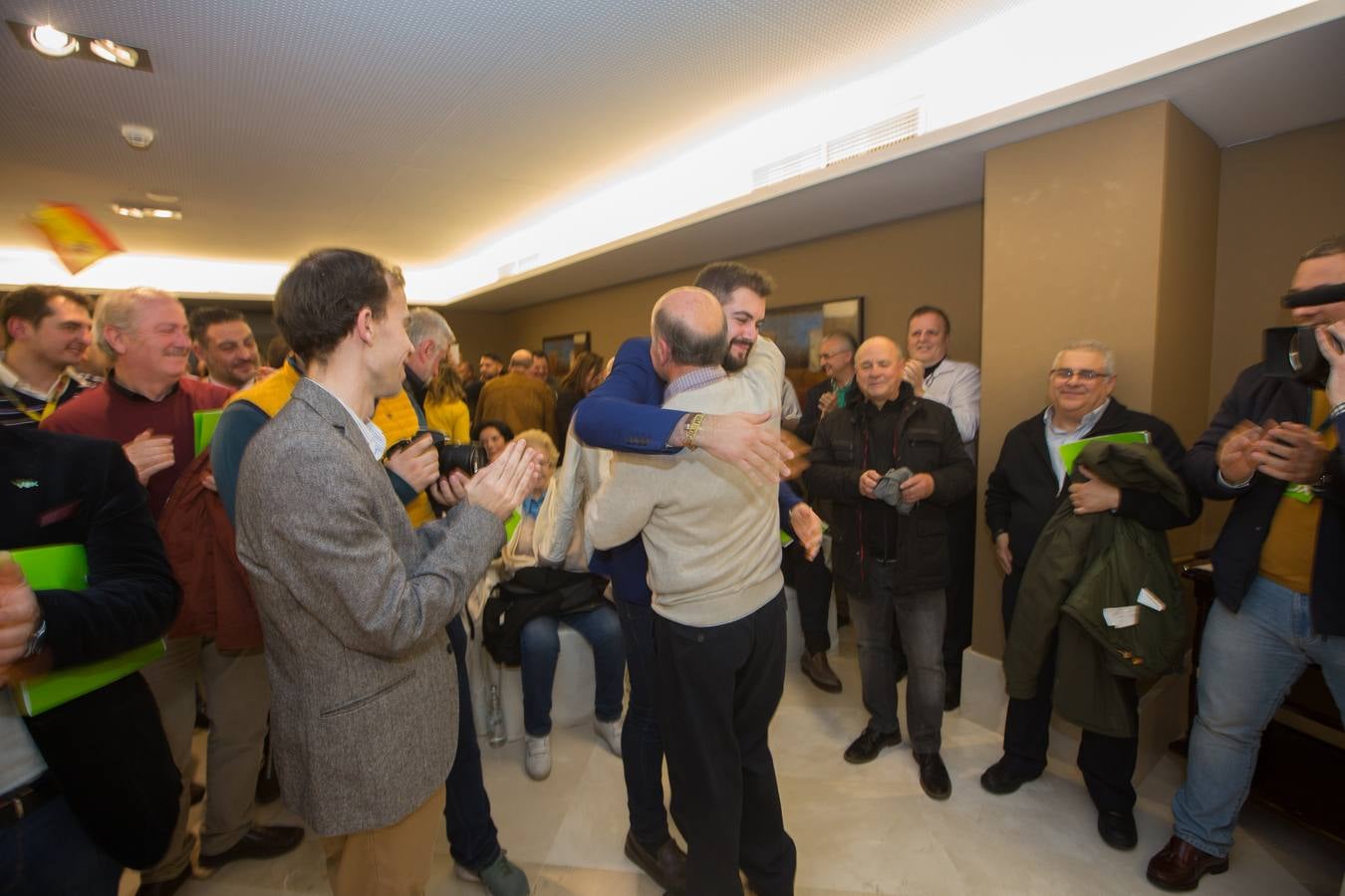 Repaso en instantáneas de una jornada intensa de elecciones en Granada