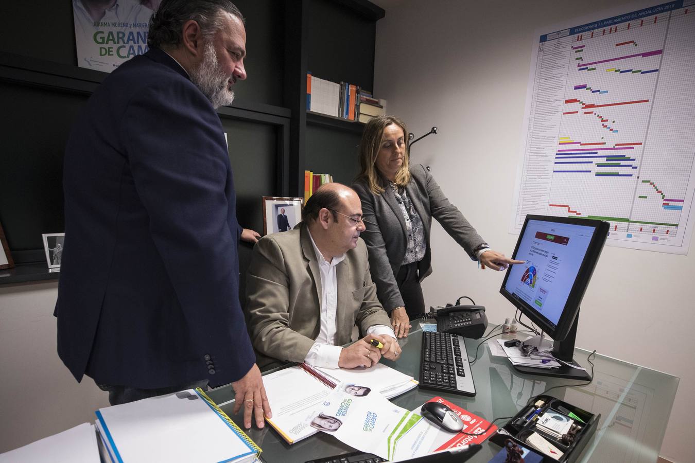 Repaso en instantáneas de una jornada intensa de elecciones en Granada