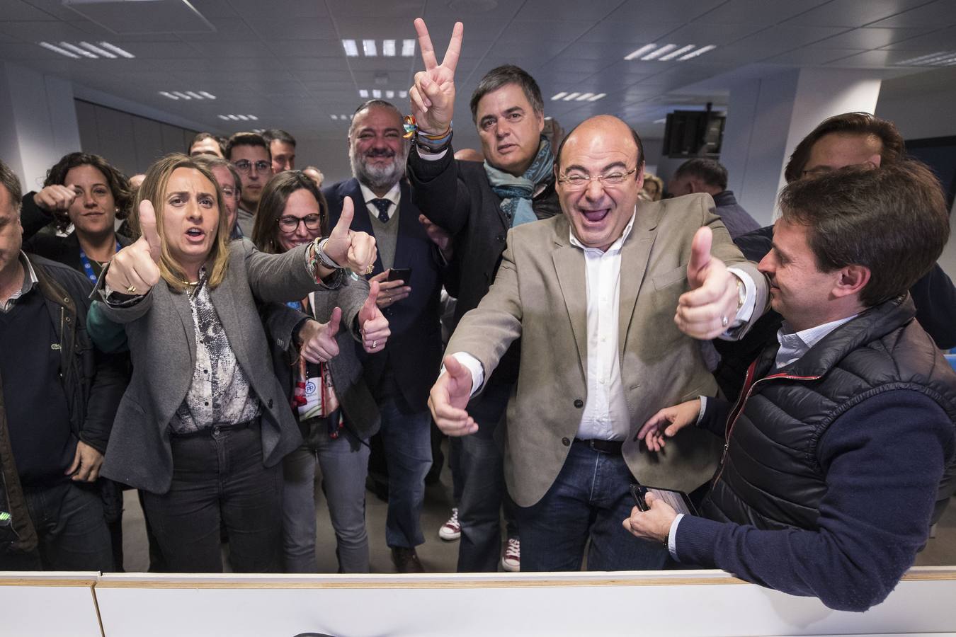 Repaso en instantáneas de una jornada intensa de elecciones en Granada