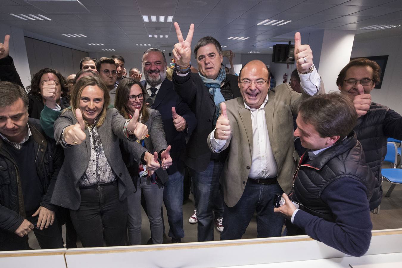 Repaso en instantáneas de una jornada intensa de elecciones en Granada