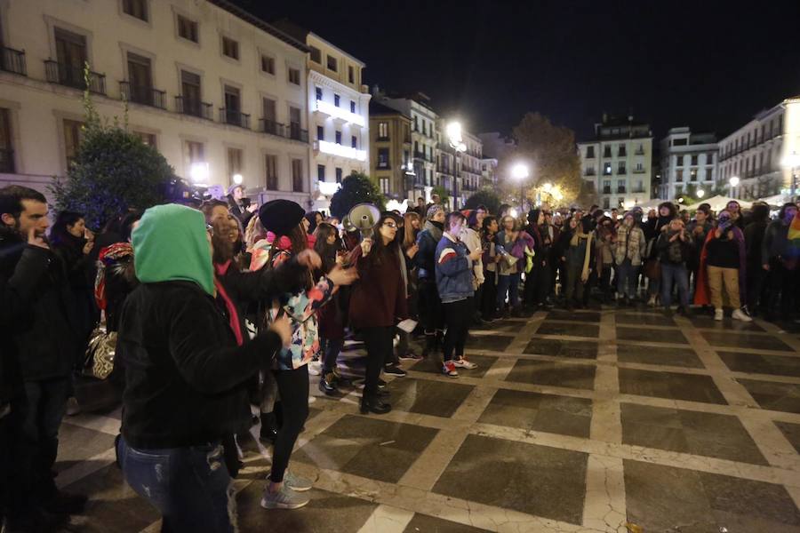 La concentración se convocó tras conocerse que el Tribunal Superior de Justicia de Navarra ratificaba la sentencia por abuso sexual