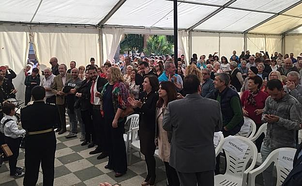 Celebración en Torrenueva Costa con vecinos y autoridades que han colaborado en el proceso de segregación. 