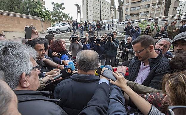 El exalcalde de Granada, José Torres Hurtado, tras declarar en el juzgado por este caso.