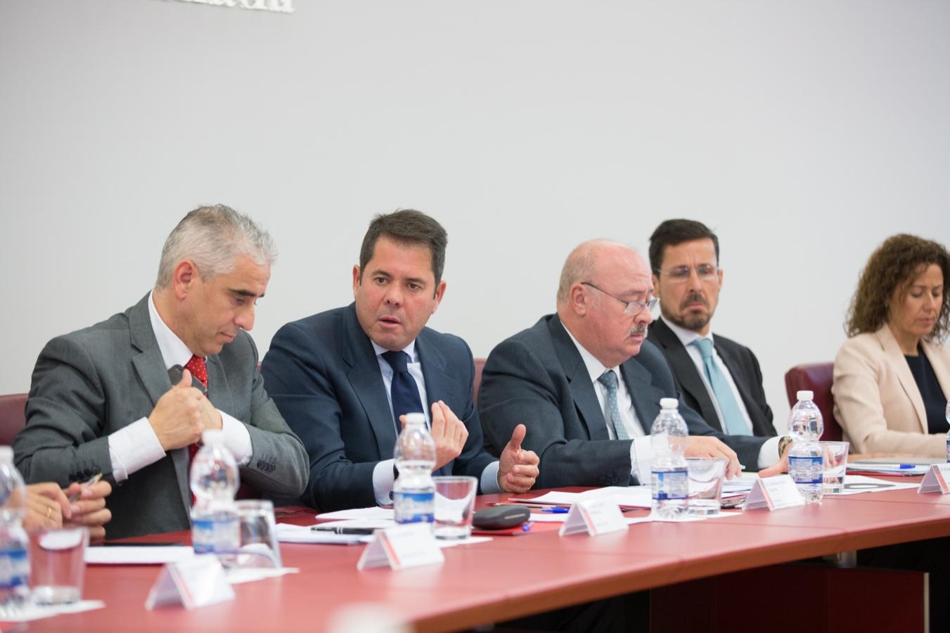 La Cámara de Comercio ha presentado este martes las conclusiones del foro de trabajo Directores Financieros Marco Emprendimiento y ha destacado que existen en la provincia «grandes empresas, especialmente en el sector de la tecnología y la biotecnología»