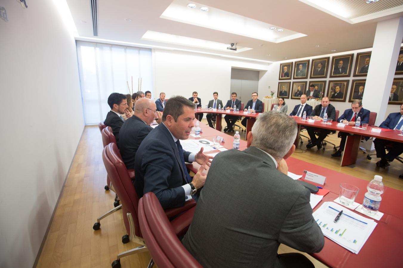 La Cámara de Comercio ha presentado este martes las conclusiones del foro de trabajo Directores Financieros Marco Emprendimiento y ha destacado que existen en la provincia «grandes empresas, especialmente en el sector de la tecnología y la biotecnología»