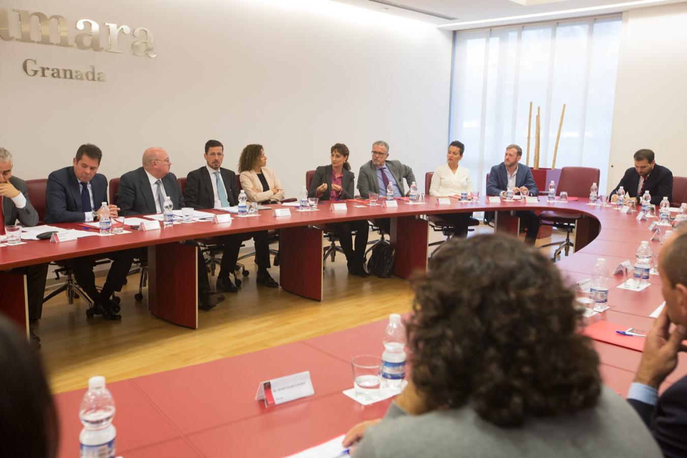 La Cámara de Comercio ha presentado este martes las conclusiones del foro de trabajo Directores Financieros Marco Emprendimiento y ha destacado que existen en la provincia «grandes empresas, especialmente en el sector de la tecnología y la biotecnología»