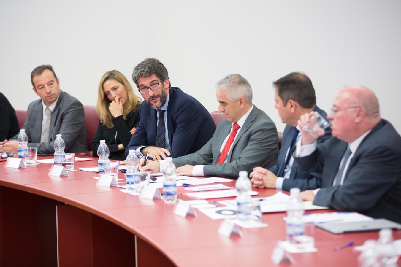 La Cámara de Comercio ha presentado este martes las conclusiones del foro de trabajo Directores Financieros Marco Emprendimiento y ha destacado que existen en la provincia «grandes empresas, especialmente en el sector de la tecnología y la biotecnología»