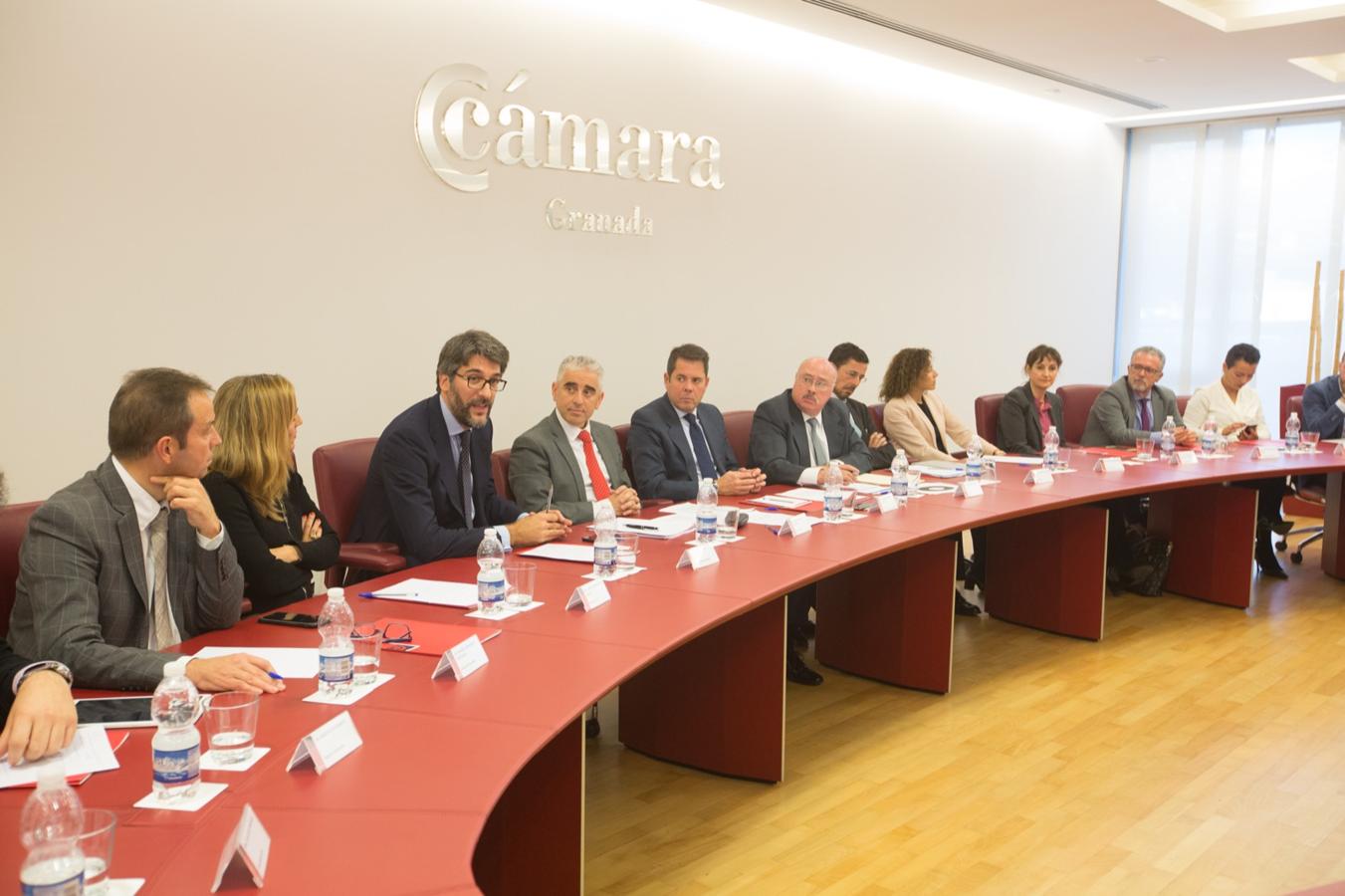 La Cámara de Comercio ha presentado este martes las conclusiones del foro de trabajo Directores Financieros Marco Emprendimiento y ha destacado que existen en la provincia «grandes empresas, especialmente en el sector de la tecnología y la biotecnología»