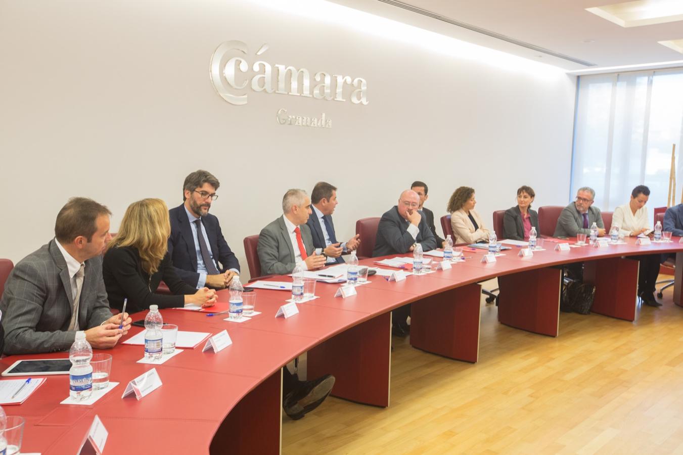 La Cámara de Comercio ha presentado este martes las conclusiones del foro de trabajo Directores Financieros Marco Emprendimiento y ha destacado que existen en la provincia «grandes empresas, especialmente en el sector de la tecnología y la biotecnología»