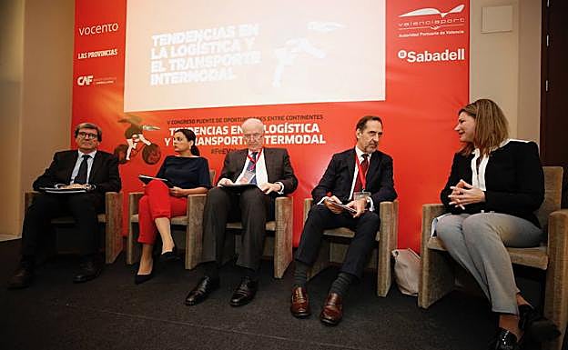 De izquierda a derecha, Aurelio Martínez, Sandra Gómez, José Antonio García Belaunde, Fidel Pila y María José Rallo.