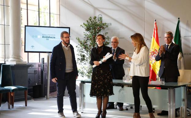 Ideal recoge el Premio Andalucía de Periodismo por su cobertura sobre el metro de Granada