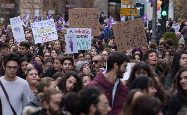 El pasado 25 de noviembre cientos de personas salieron a las calles para protestar contra la violencia de género.