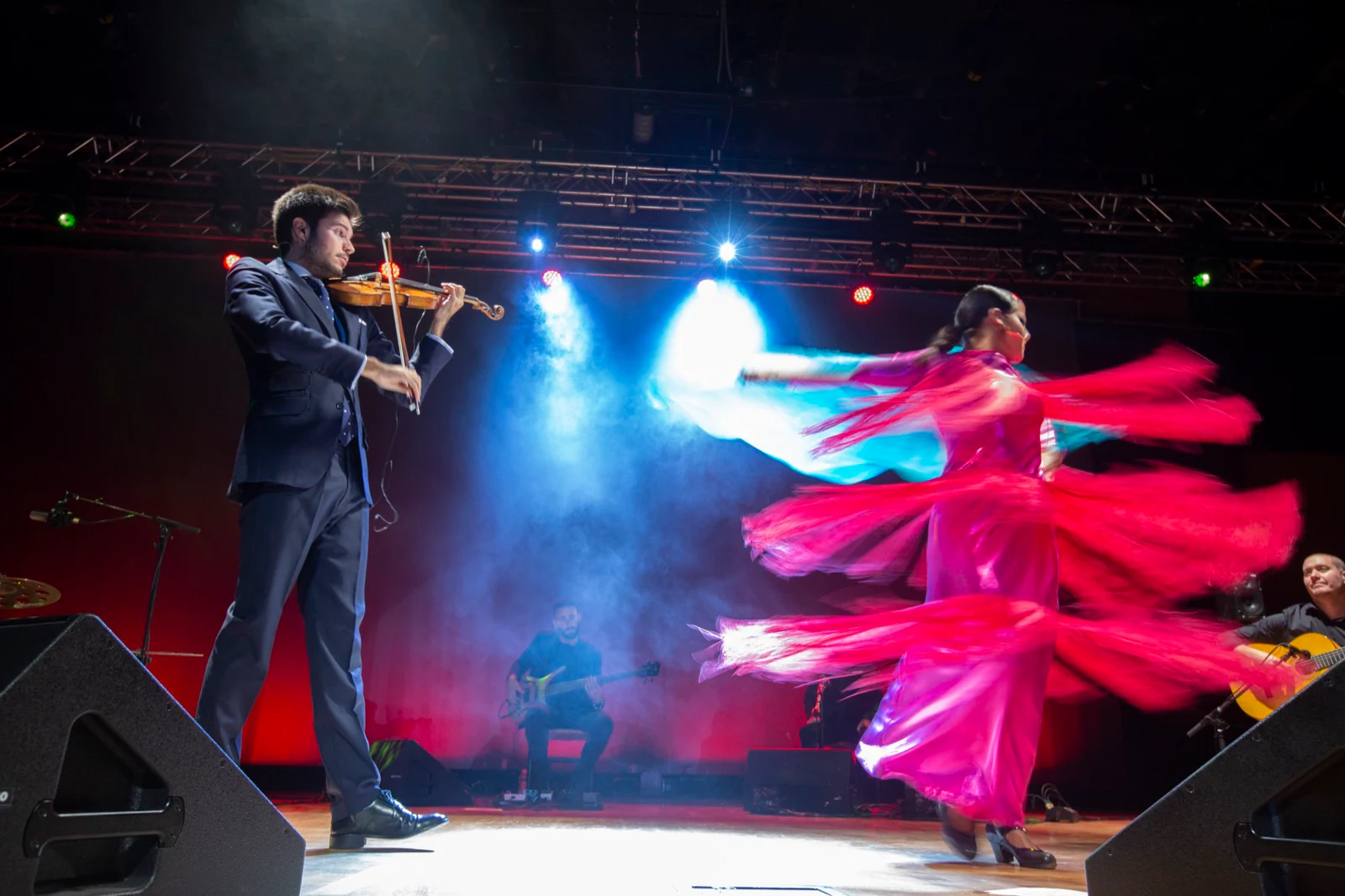 El violinista cordobés deleita a Granada con su espectáculo 'Alma del violín flamenco'