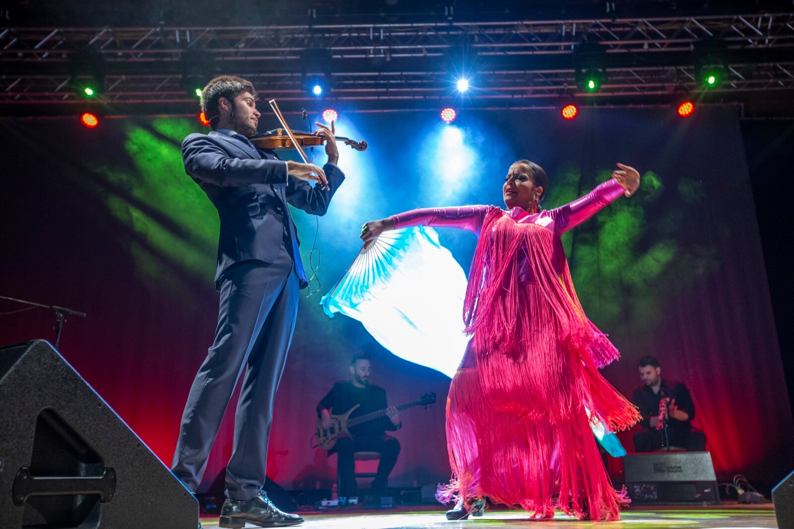 El violinista cordobés deleita a Granada con su espectáculo 'Alma del violín flamenco'