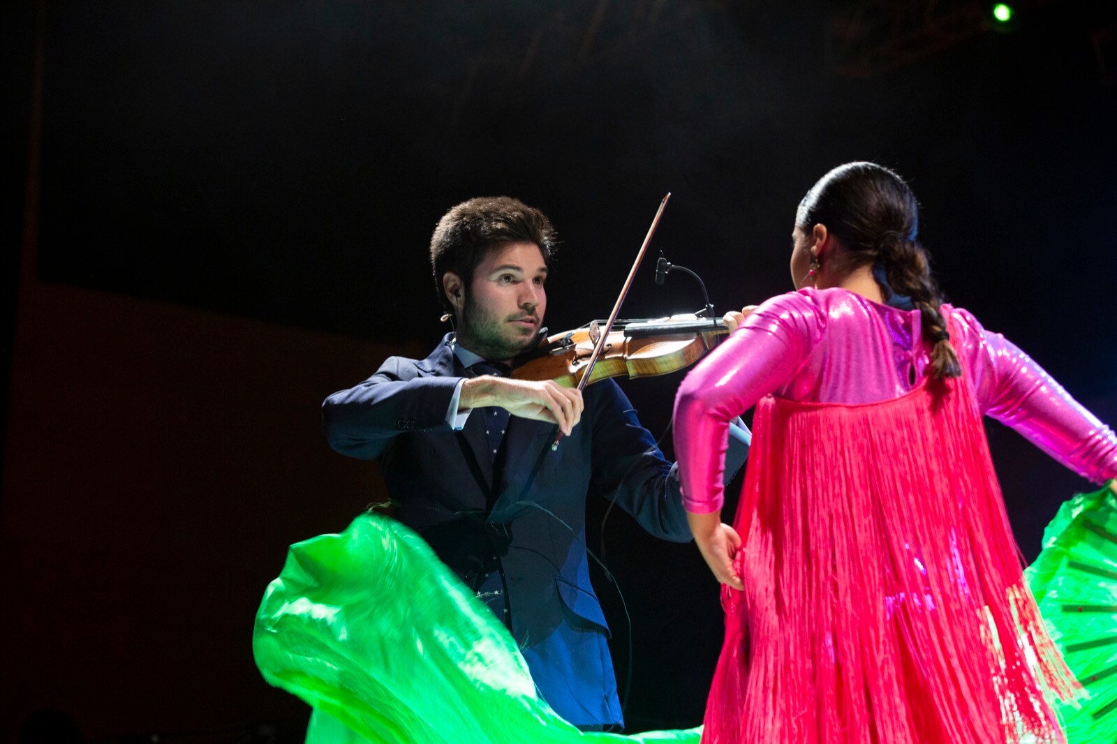 El violinista cordobés deleita a Granada con su espectáculo 'Alma del violín flamenco'