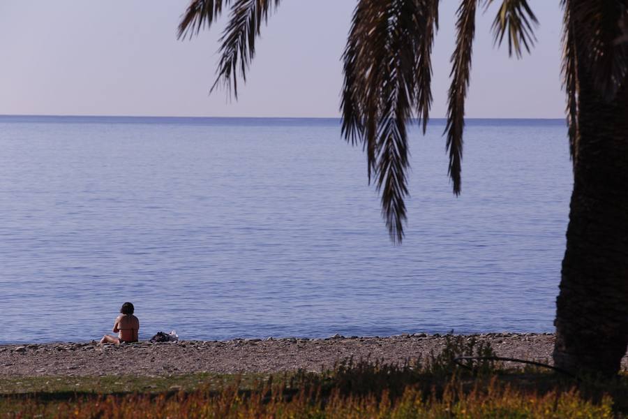 En vísperas de Navidad el buen tiempo acompaña en el litoral granadino