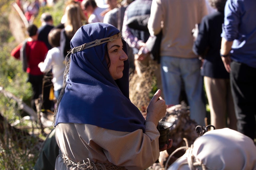 El anejo motrileño de Tablones ha vuelto a organizar su exitoso Belén Viviente, que el municipio 'utiliza' como reclamo turístico