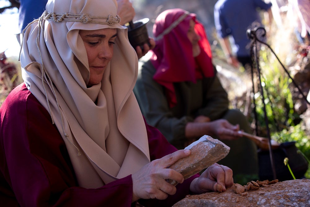 El anejo motrileño de Tablones ha vuelto a organizar su exitoso Belén Viviente, que el municipio 'utiliza' como reclamo turístico