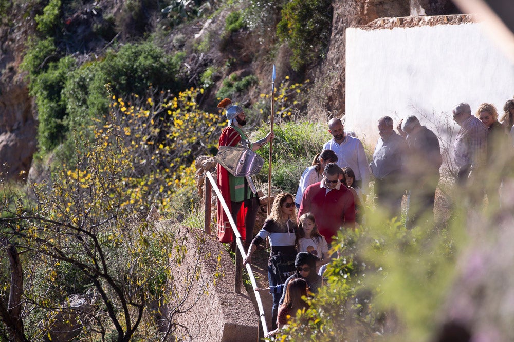 El anejo motrileño de Tablones ha vuelto a organizar su exitoso Belén Viviente, que el municipio 'utiliza' como reclamo turístico