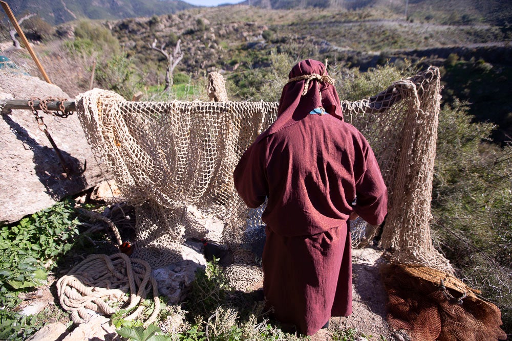 El anejo motrileño de Tablones ha vuelto a organizar su exitoso Belén Viviente, que el municipio 'utiliza' como reclamo turístico