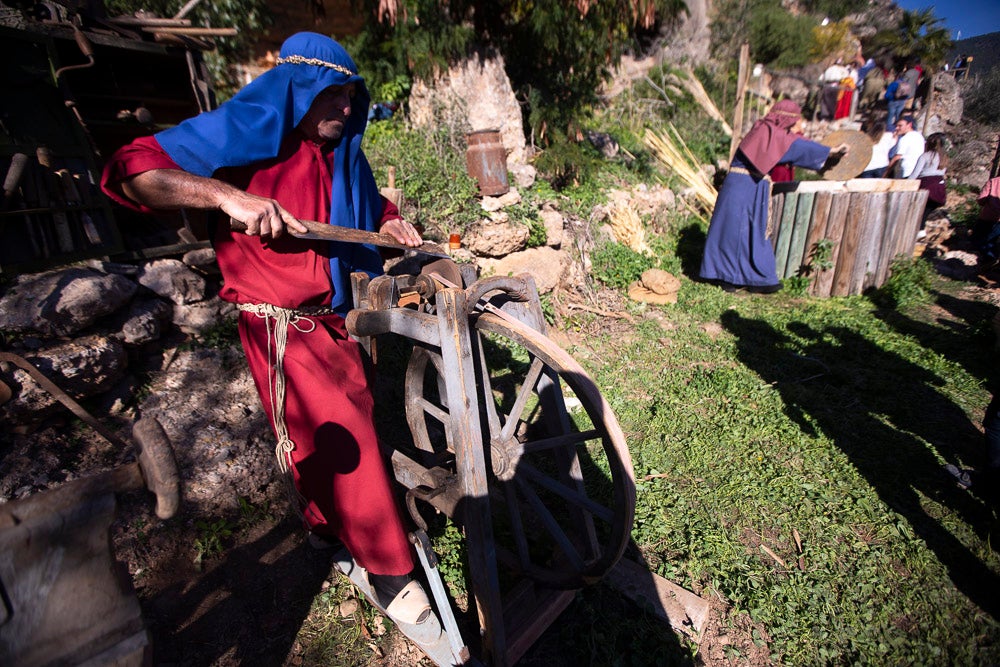 El anejo motrileño de Tablones ha vuelto a organizar su exitoso Belén Viviente, que el municipio 'utiliza' como reclamo turístico