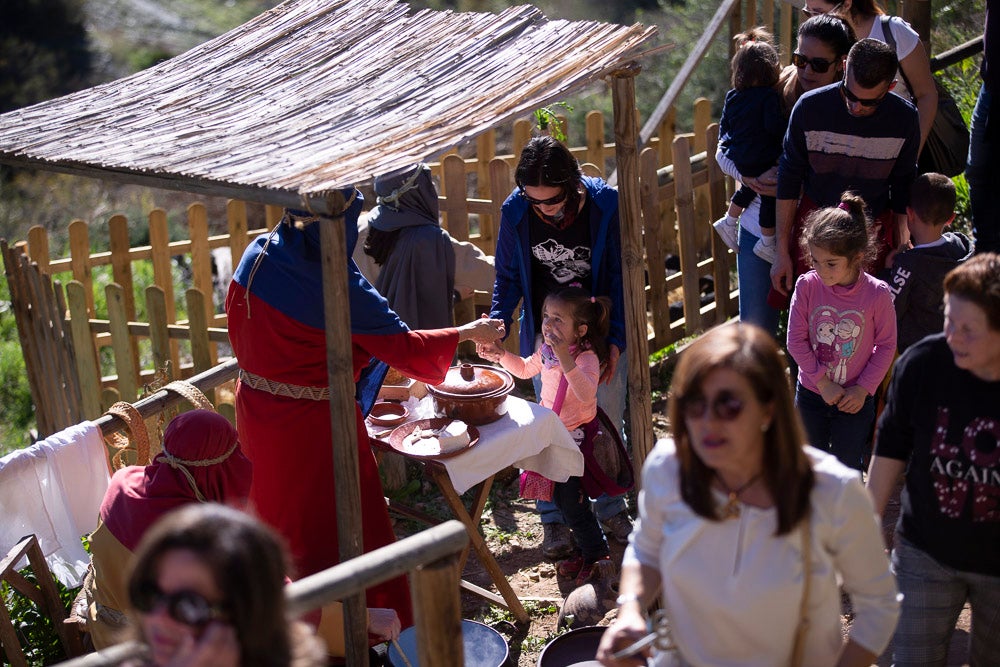 El anejo motrileño de Tablones ha vuelto a organizar su exitoso Belén Viviente, que el municipio 'utiliza' como reclamo turístico