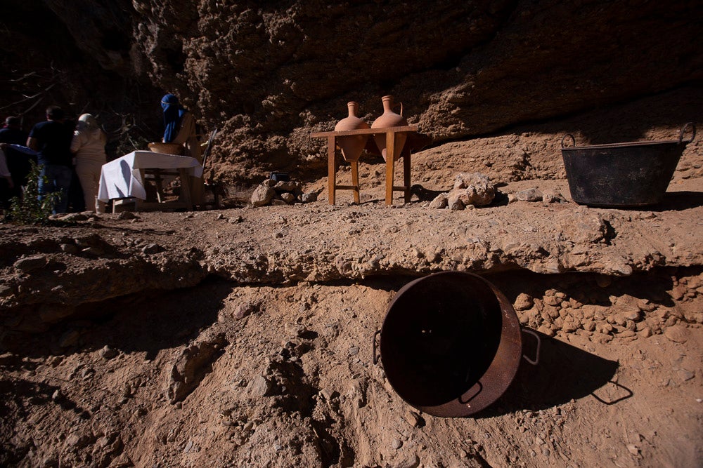 El anejo motrileño de Tablones ha vuelto a organizar su exitoso Belén Viviente, que el municipio 'utiliza' como reclamo turístico