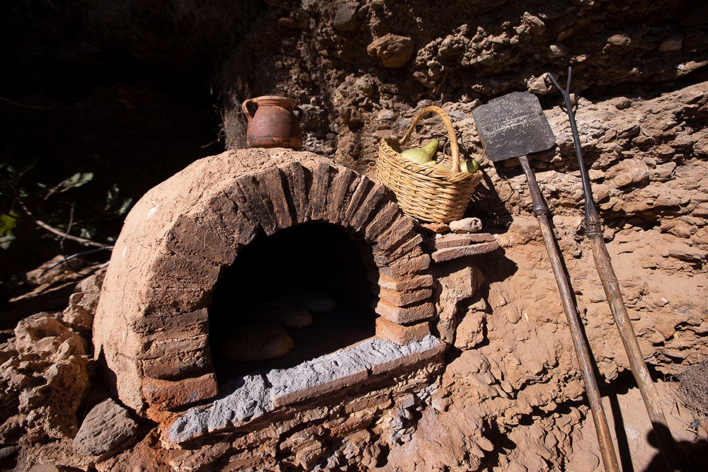 El anejo motrileño de Tablones ha vuelto a organizar su exitoso Belén Viviente, que el municipio 'utiliza' como reclamo turístico