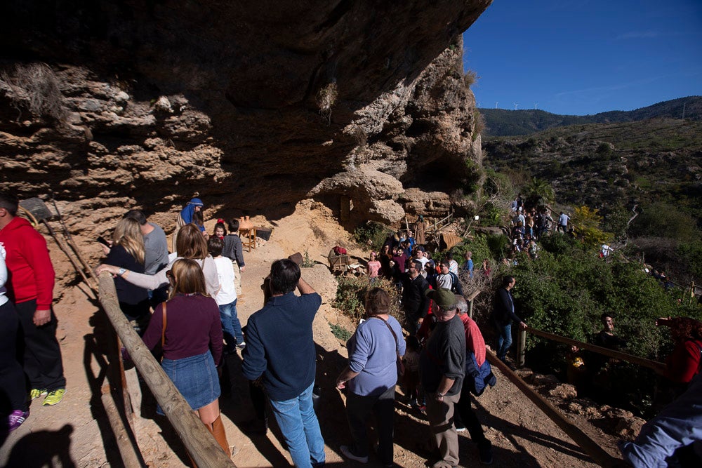 El anejo motrileño de Tablones ha vuelto a organizar su exitoso Belén Viviente, que el municipio 'utiliza' como reclamo turístico
