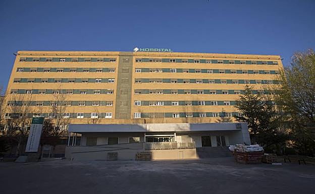 El joven quedó ingresado en el campo de la salud.