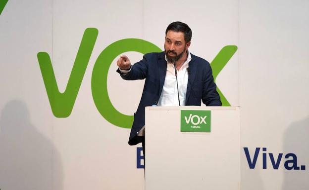 VOX amenaza con no apoyar la investidura en Andalucía si no negocian medidas con ellos