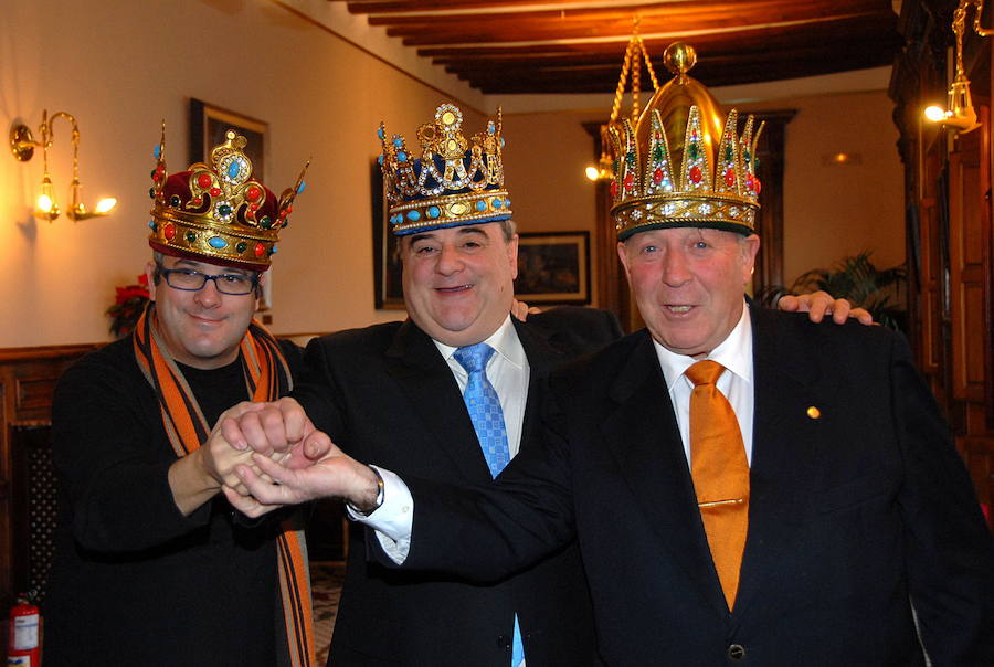 A unos días de que se cumplan 107 años de la primera cabalgata, hacemos un repaso de los granadinos ilustres que han encarnado a los Tres Reyes Magos de Oriente en Granada