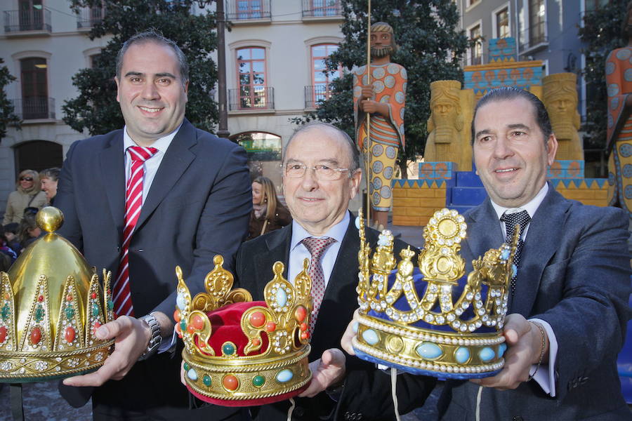 A unos días de que se cumplan 107 años de la primera cabalgata, hacemos un repaso de los granadinos ilustres que han encarnado a los Tres Reyes Magos de Oriente en Granada
