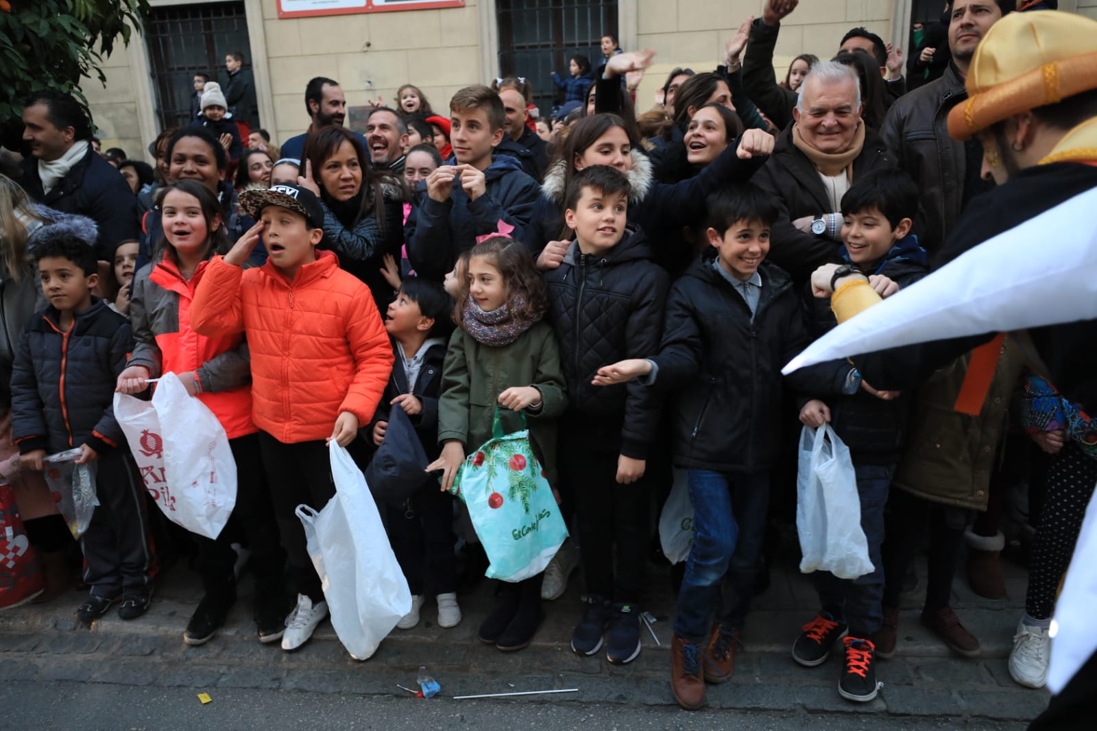 Fotos: La cabalgata de los Reyes Magos sale a las calles de Granada