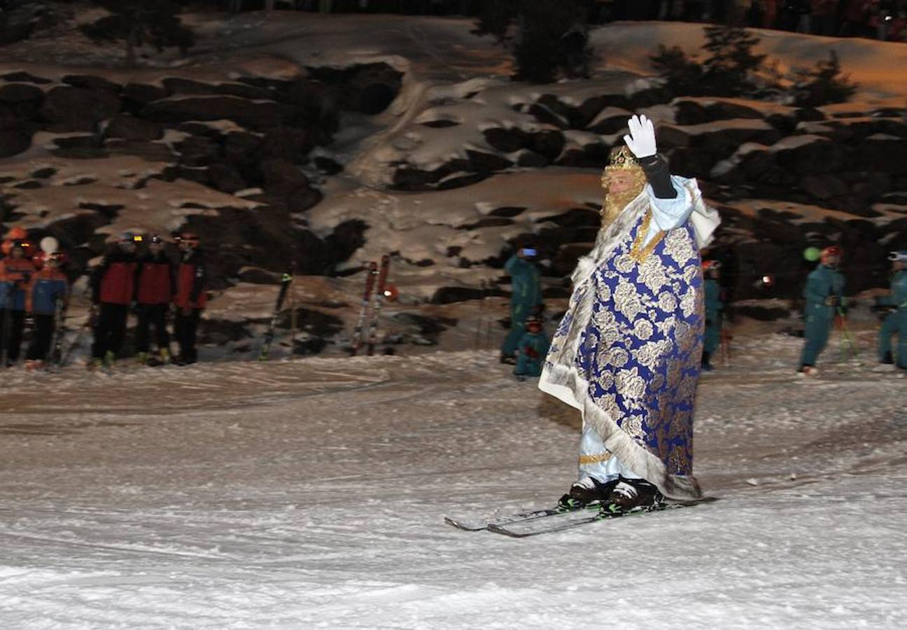 Los Reyes bajan por Sierra Nevada.