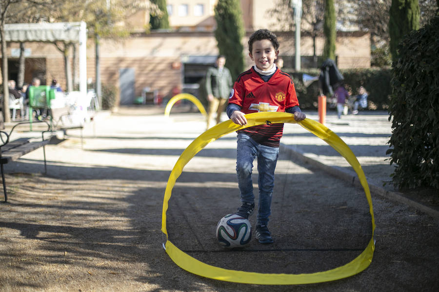 Ls calles y parques de la ciudad se llenan de niños en un día de tiempo inmejorable