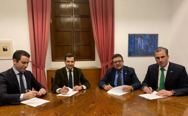 Teodoro García Egea, Juanma Moreno Bonilla (ambos del PP), junto a Francisco Serrano y Javier Ortega-Smith (ambos de Vox).