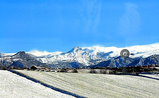 Sierra Nevada, con el Trevenque en el centro