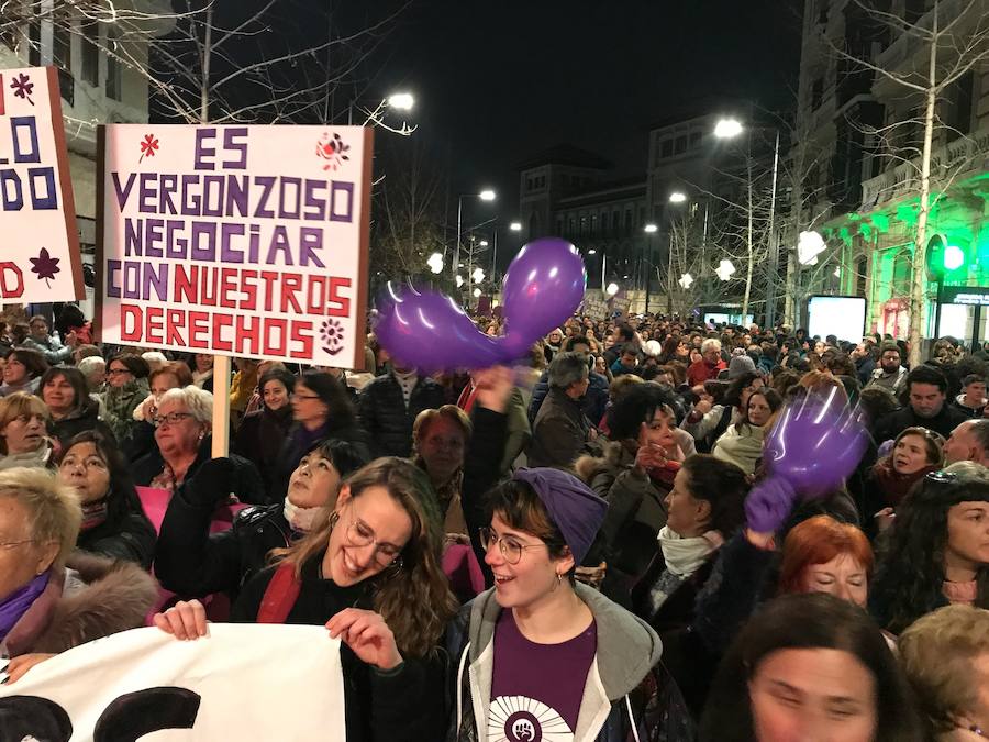 Gran Vía está cortada por la concentración, que irá en manifestación hasta plaza del Carmen