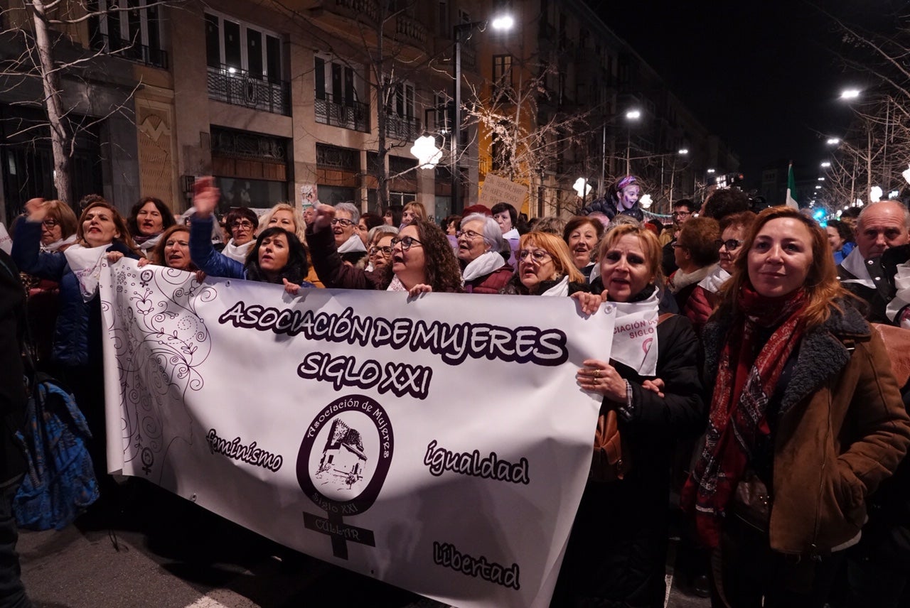 Gran Vía está cortada por la concentración, que irá en manifestación hasta plaza del Carmen