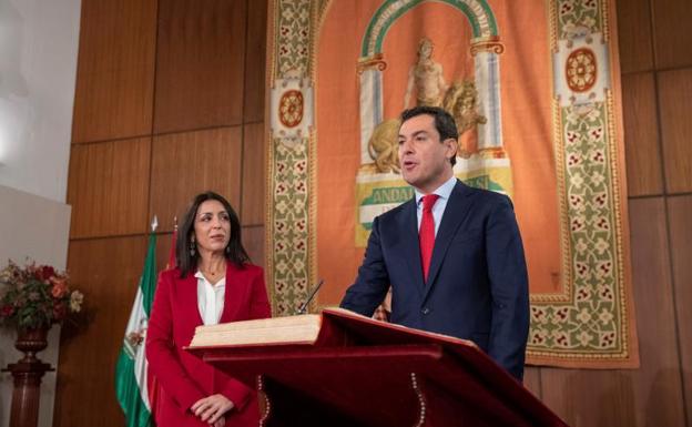 Moreno Bonilla jura su cargo como presidente de la Junta de Andalucía