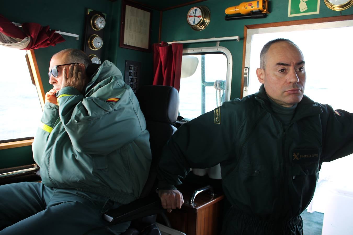 Junto a Salvamento Marítimo efectúa el primer test en Almería de un supuesto auxilio a un inmigrante caído al mar